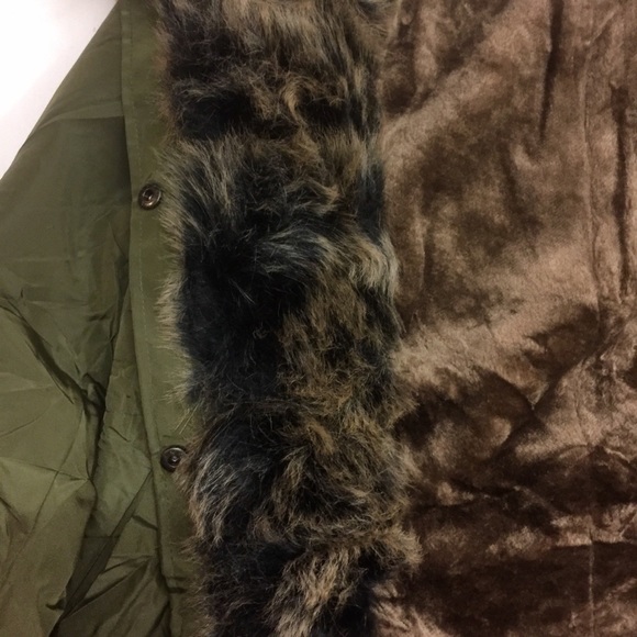 🛑SOLD🛑🌹HP🌹Sz S Warm Fur Lined Winter Parka - Picture 4 of 7